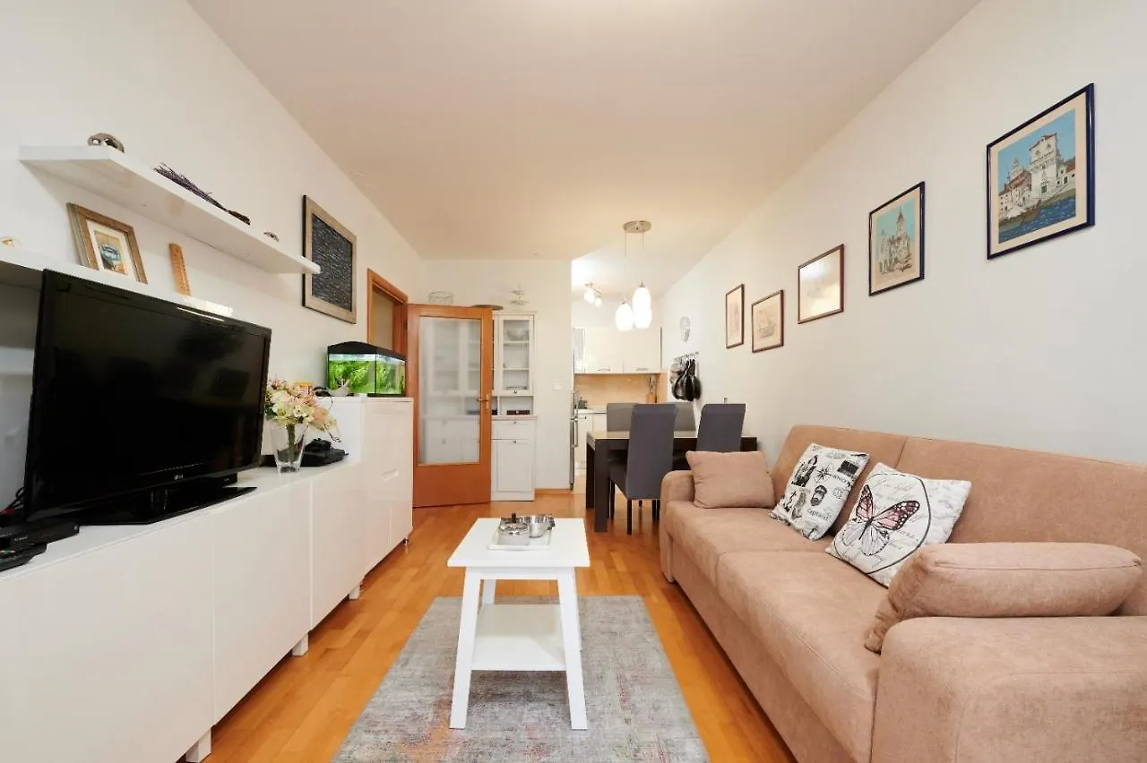 Studio Apartman Ela Apartment Trogir